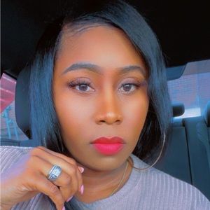 Meet your Posher, Naomi